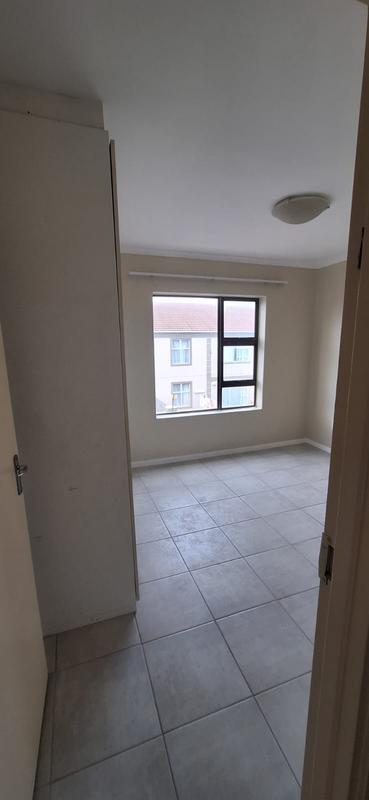 To Let 2 Bedroom Property for Rent in Guldenland Western Cape